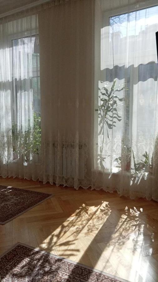 Світла Затишна Квартира В Центрі Біля Оперного Театру З Балконом, Який Виходить У Тихий Львівський Дворик מראה חיצוני תמונה